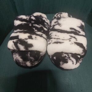 Cozy UGG  Black and White Fuzzy Slippers
